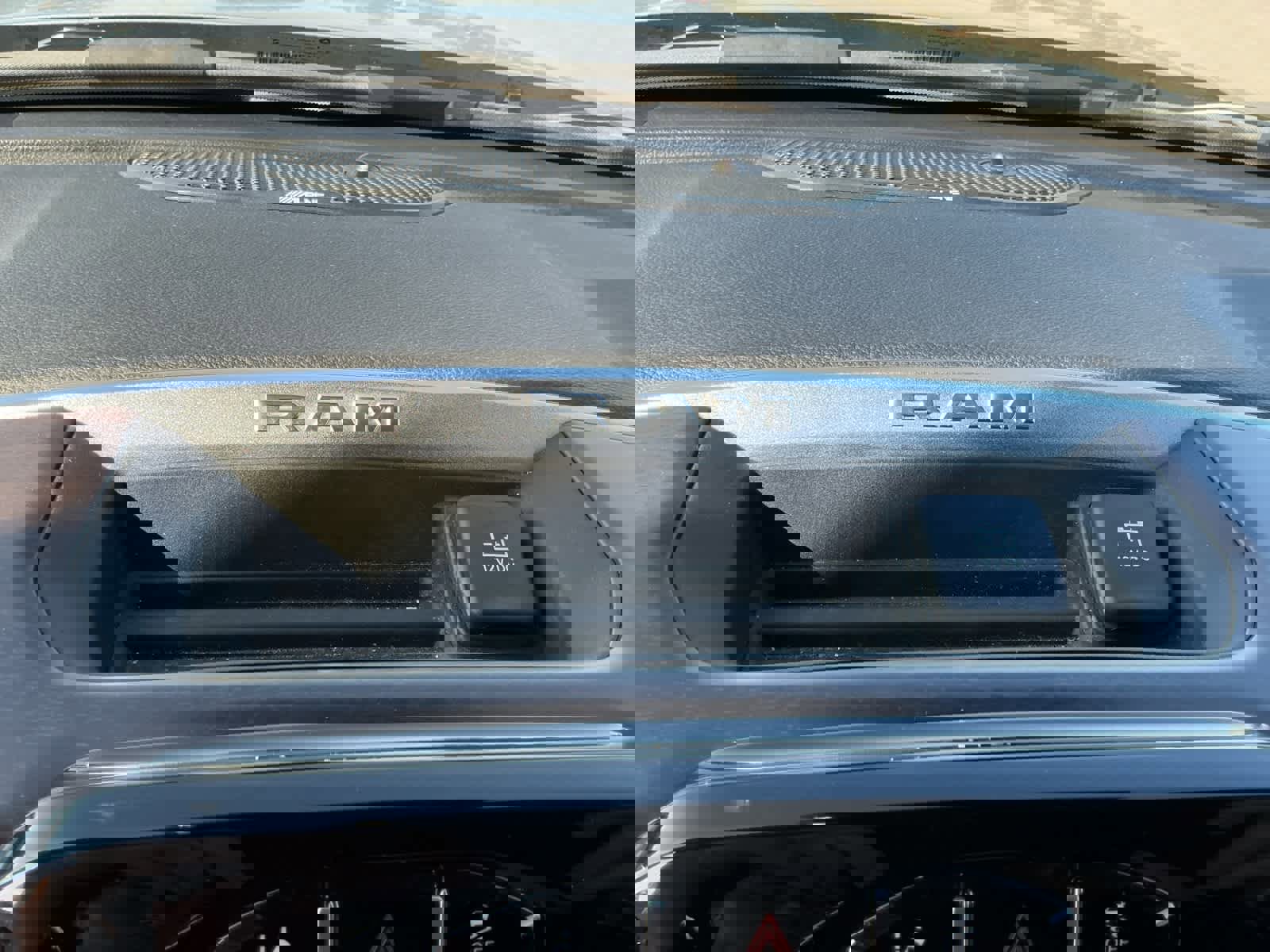 Used 2024 RAM 2500 Laramie w/ Safety Group image 21