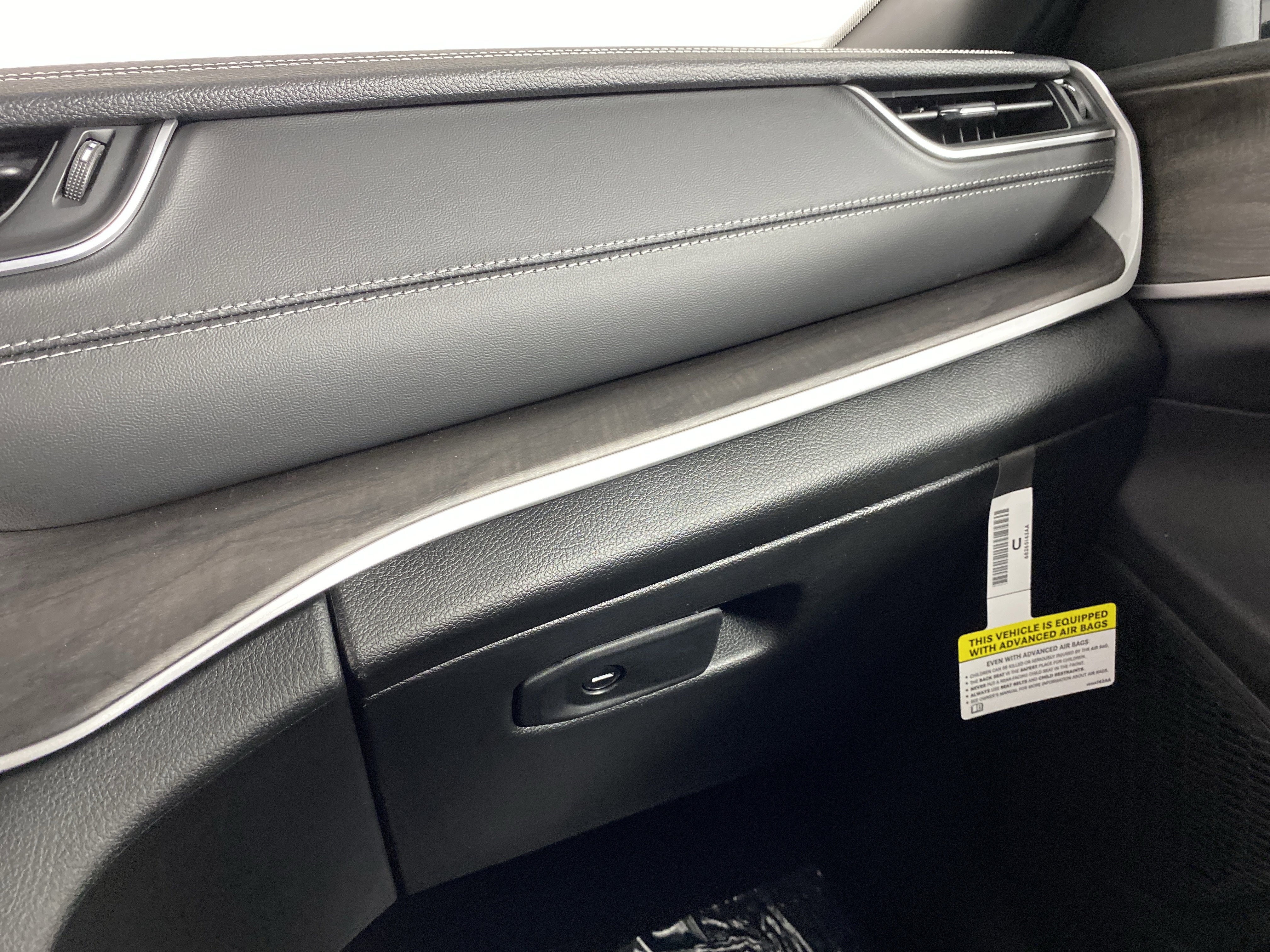 New 2025 Jeep Grand Cherokee Limited w/ Black Appearance Package image 29