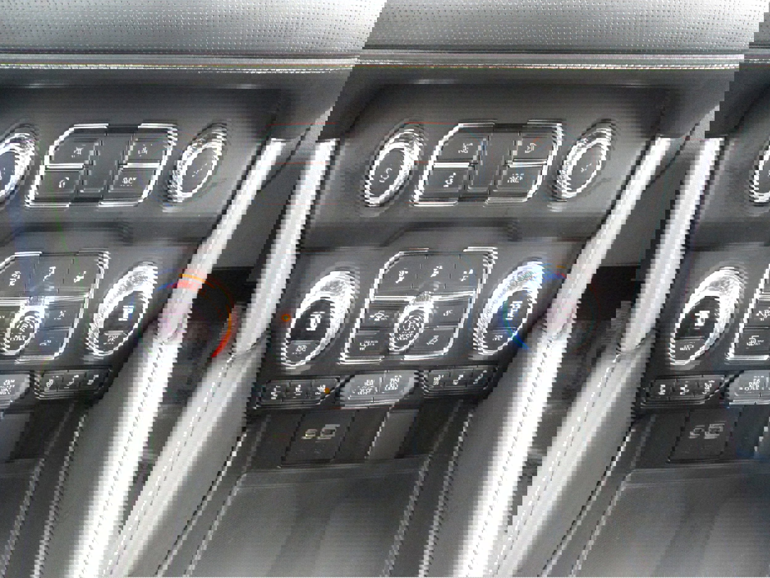 Used 2021 GMC Yukon SLT image 26