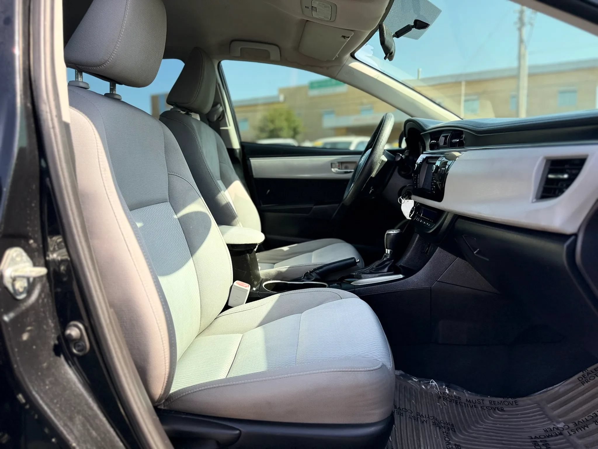 Used 2016 Toyota Corolla LE FWD image 24