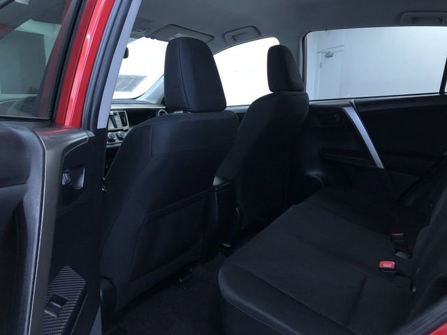 Used 2015 Toyota RAV4 LE image 20