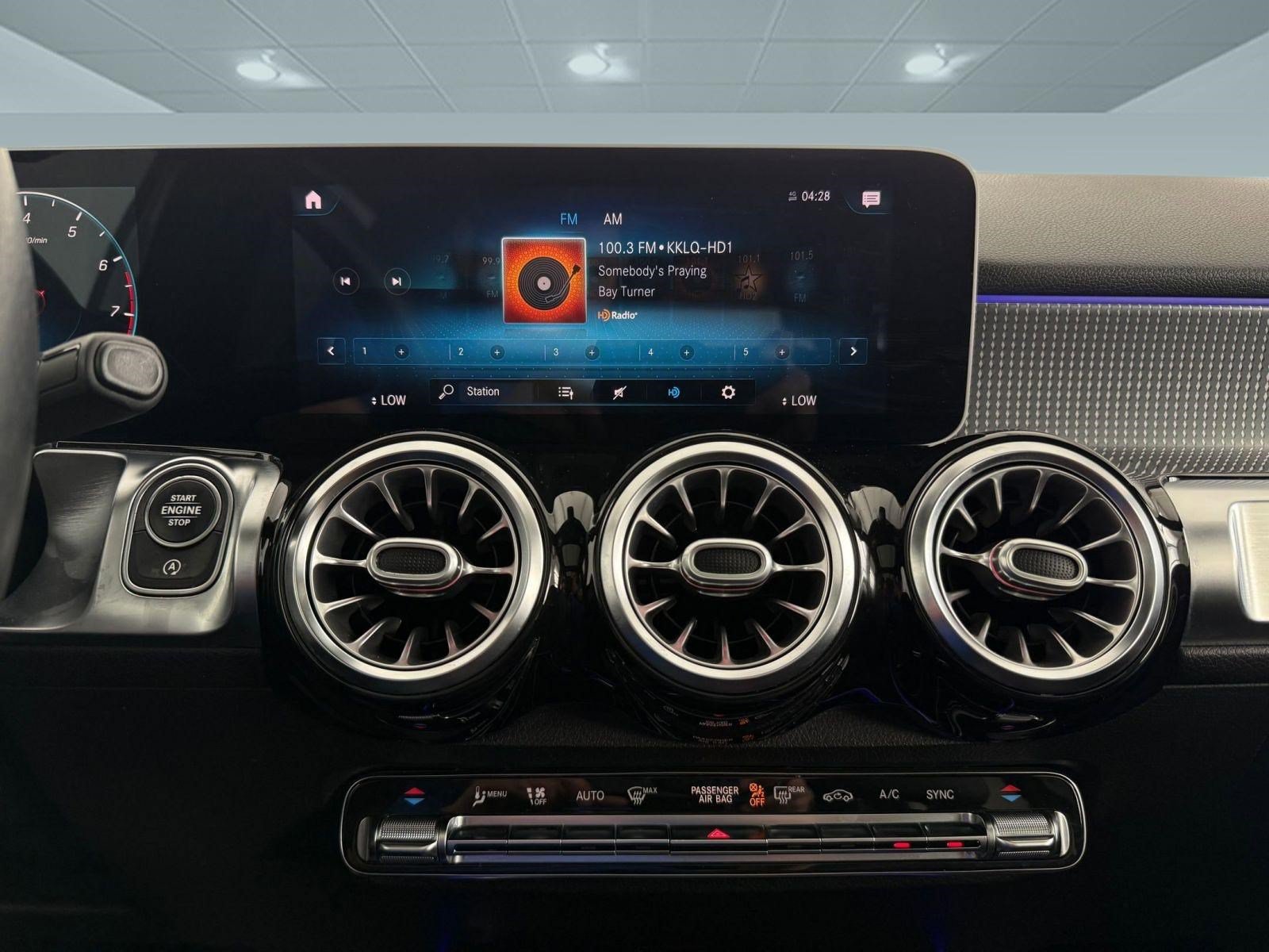 Used 2021 Mercedes-Benz GLB 250 4MATIC image 29