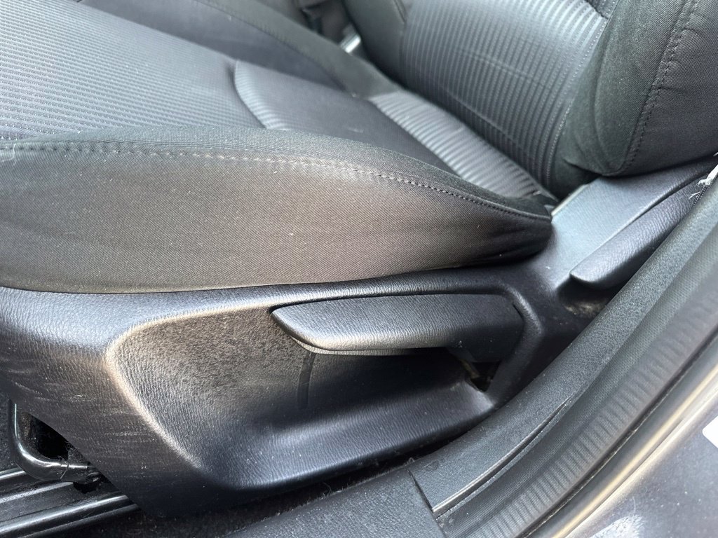 Used 2014 MAZDA MAZDA3 i Touring FWD image 16
