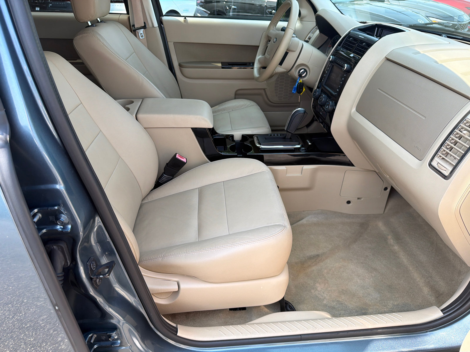 Used 2011 Ford Escape Limited w/ 302A Rapid Spec Order Code AWD/4WD image 14