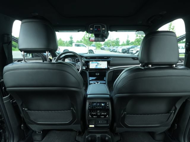 New 2026 Jeep Grand Cherokee L Limited w/ Limited Altitude Package AWD/4WD image 26