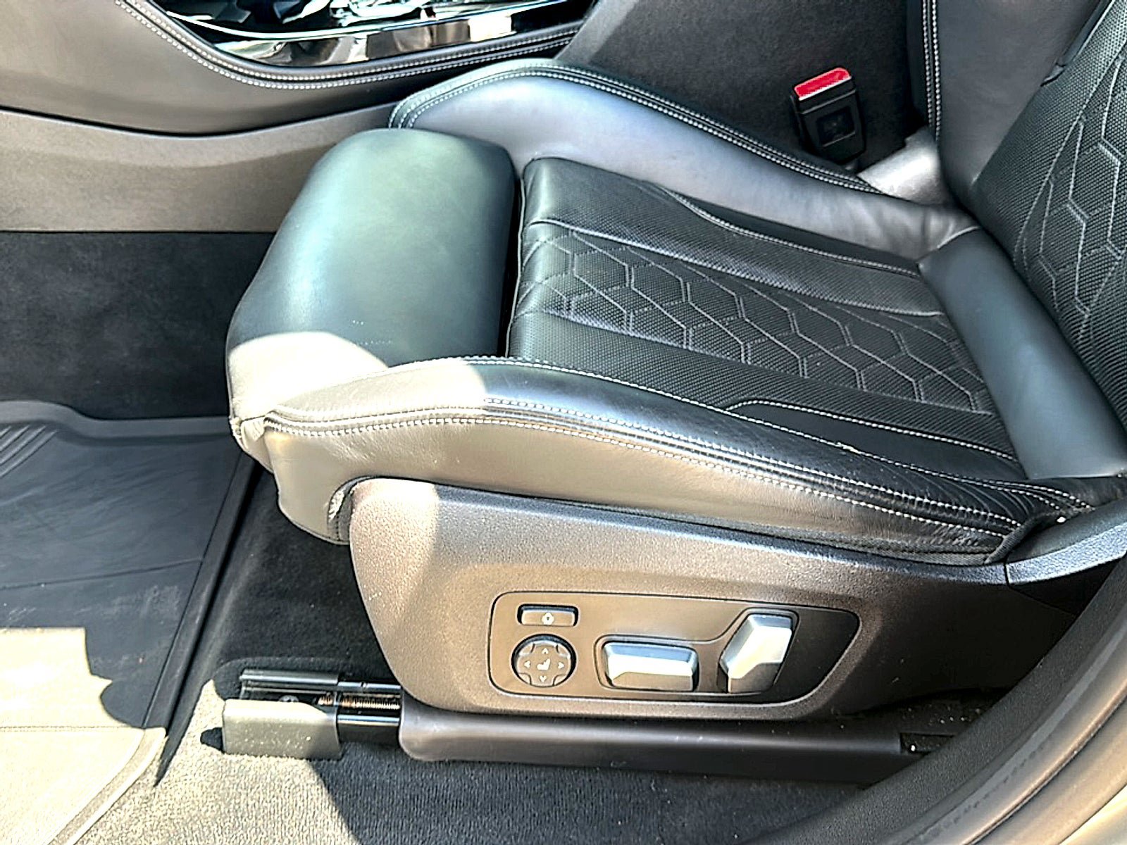 Used 2020 BMW X4 M w/ Executive Package AWD/4WD image 15