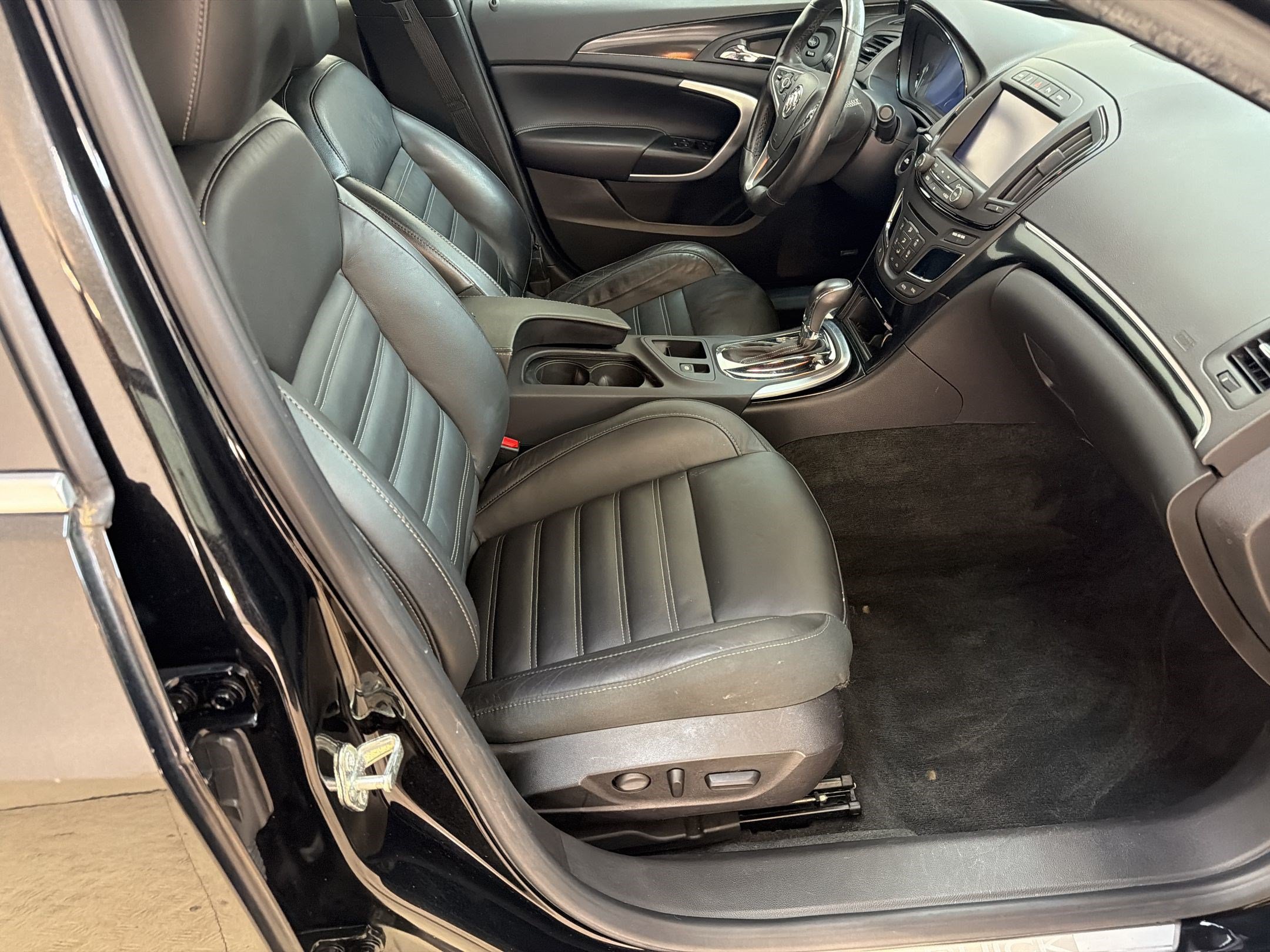 Used 2015 Buick Regal GS FWD image 27
