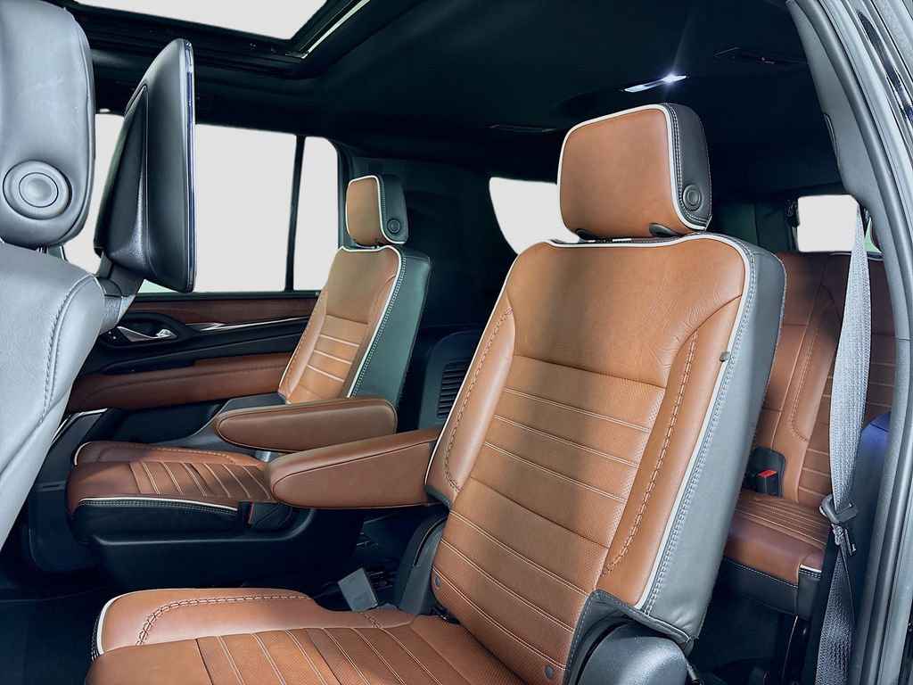Certified 2023 GMC Yukon XL Denali Ultimate w/ LPO, Floor Liner Package AWD/4WD image 30