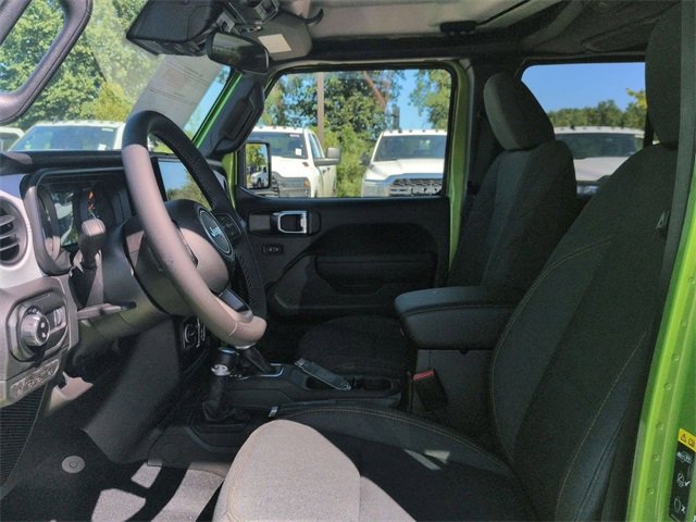 New 2025 Jeep Gladiator Sport image 11