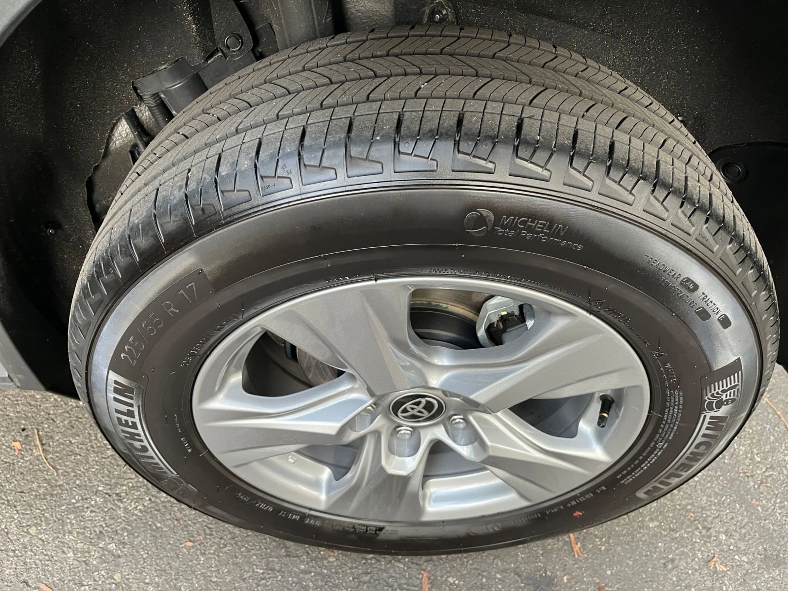 Used 2025 Toyota RAV4 LE image 29