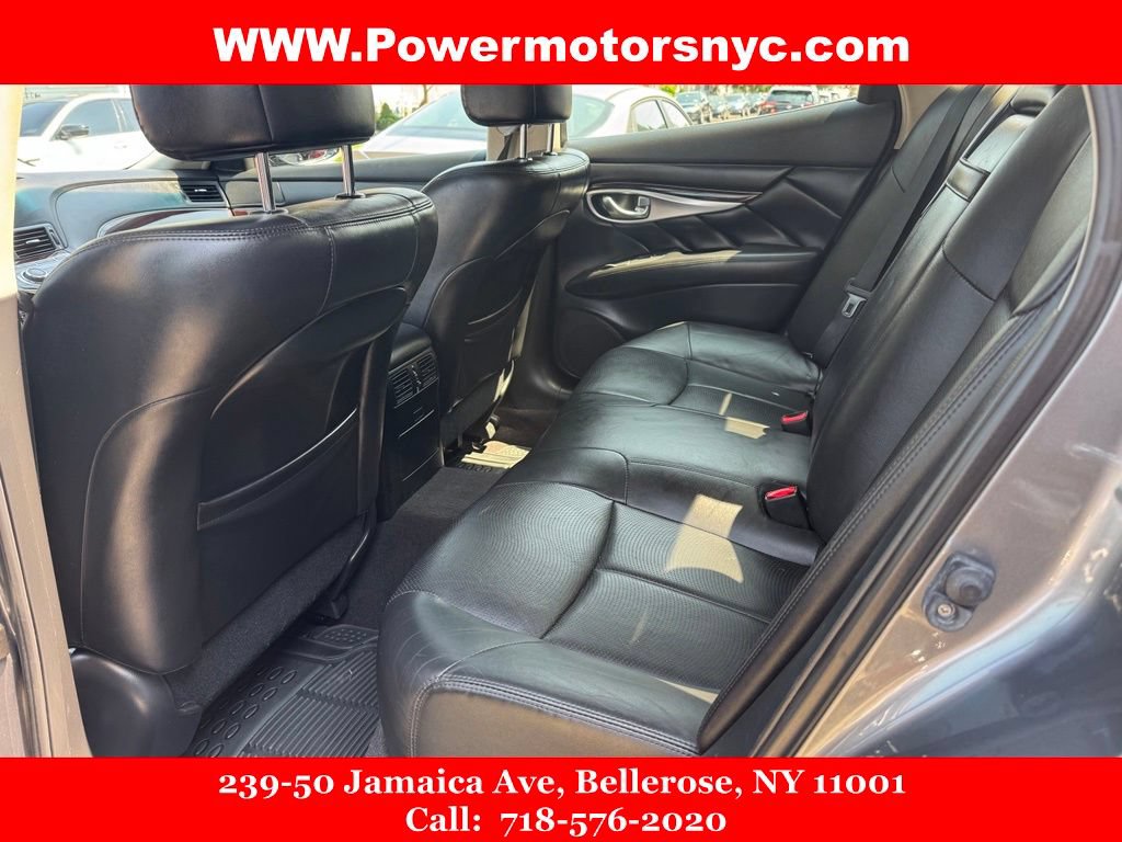 Used 2017 INFINITI Q70 3.7 AWD/4WD image 24