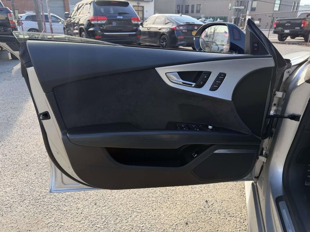 Used 2016 Audi RS 7 Prestige image 27