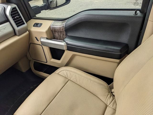 Used 2019 Ford F250 Lariat w/ Chrome Package image 18