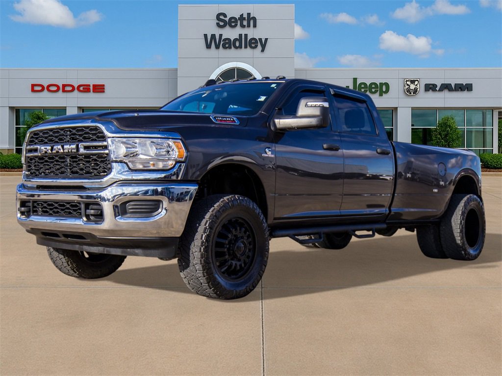 Used 2024 RAM 3500 Tradesman w/ Chrome Appearance Group image 3