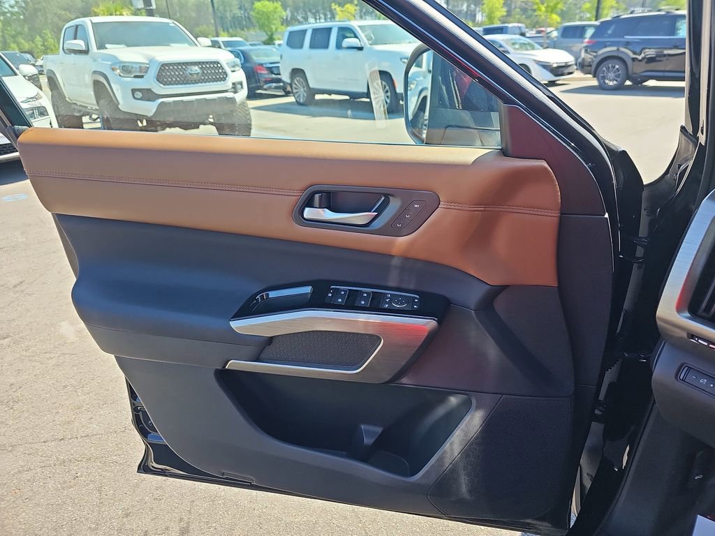 Used 2024 Nissan Pathfinder Platinum w/ Cargo Package FWD image 33