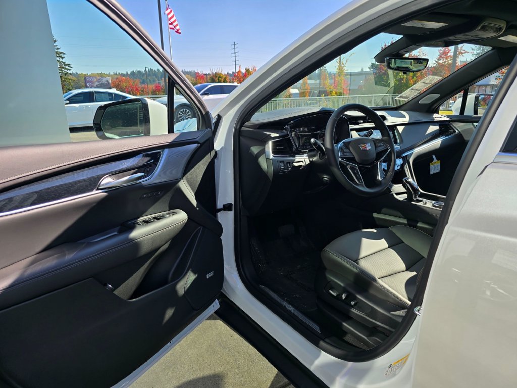 New 2026 Cadillac XT5 Premium Luxury w/ LPO, ONYX Package AWD/4WD image 19