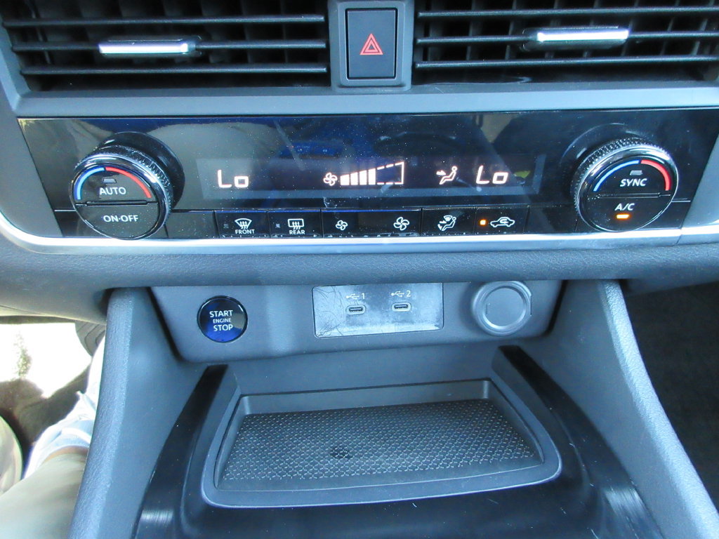 Used 2026 Nissan Rogue SV AWD/4WD image 29