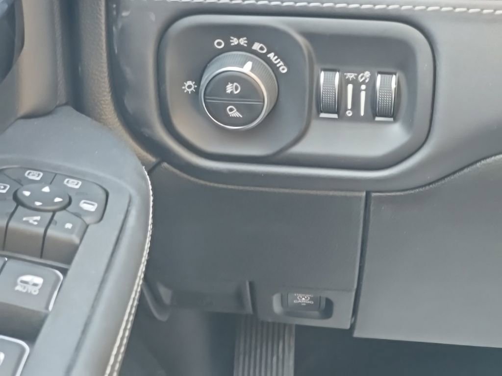 New 2026 RAM 3500 Limited image 38