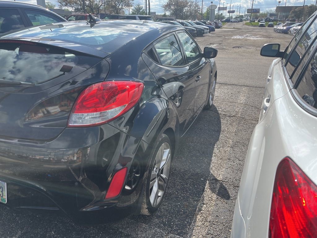 Used 2014 Hyundai Veloster w/ Technology Package 03 FWD image 4