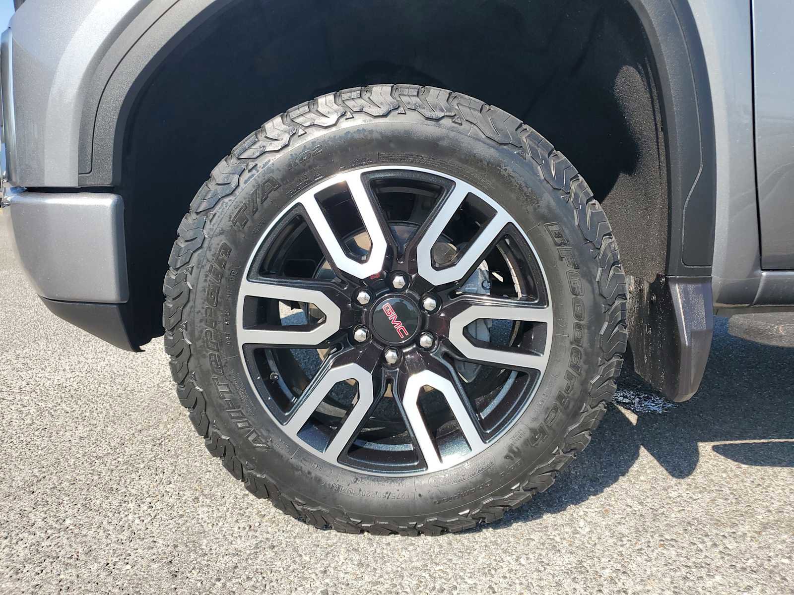Certified 2022 GMC Sierra 1500 AT4 w/ AT4 Premium Package AWD/4WD image 10