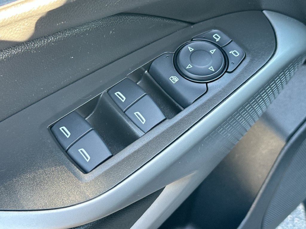 Certified 2024 Chevrolet Trax RS FWD image 17