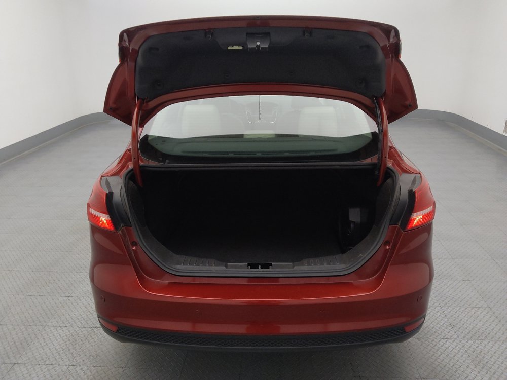 Used 2017 Ford Focus Titanium FWD image 29