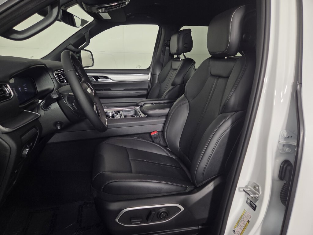 New 2026 Jeep Grand Wagoneer 4WD image 10