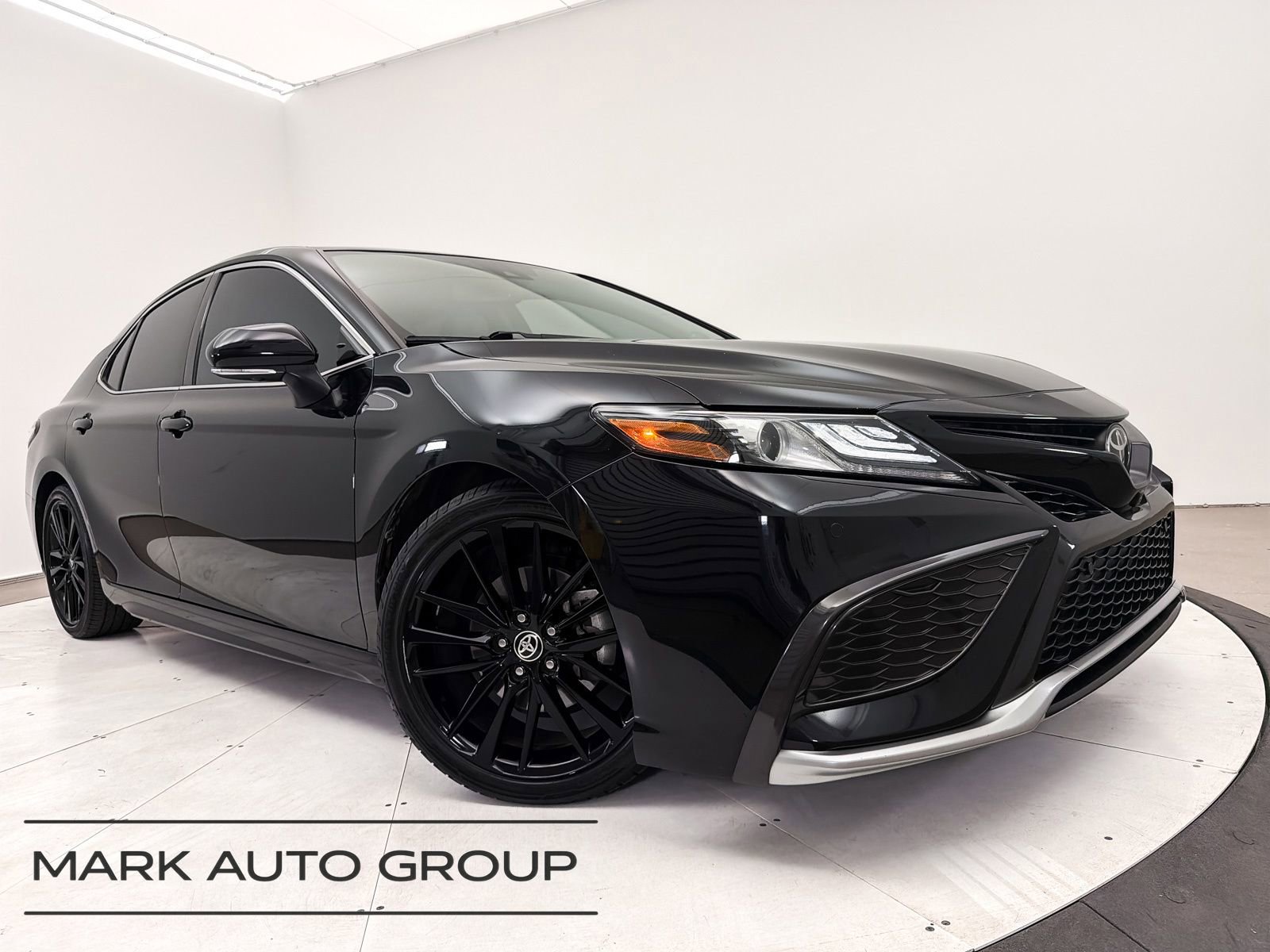 Used 2021 Toyota Camry XSE w/ Navigation Package FWD image 1