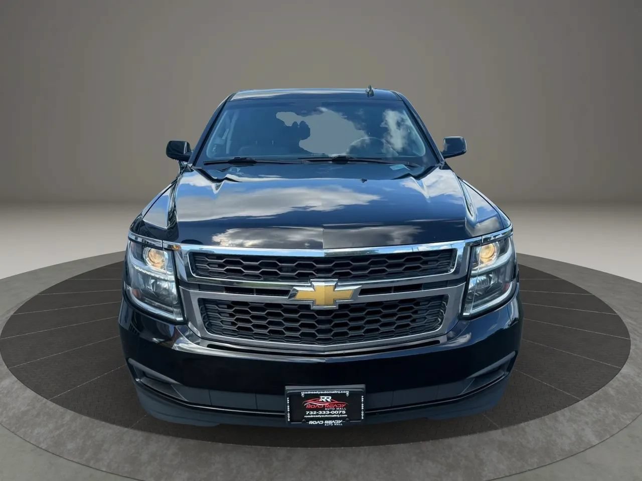 Used 2019 Chevrolet Suburban LT AWD/4WD image 4