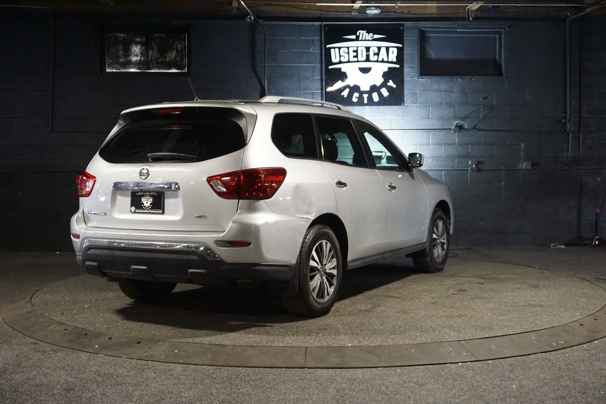 Used 2017 Nissan Pathfinder S AWD/4WD image 7