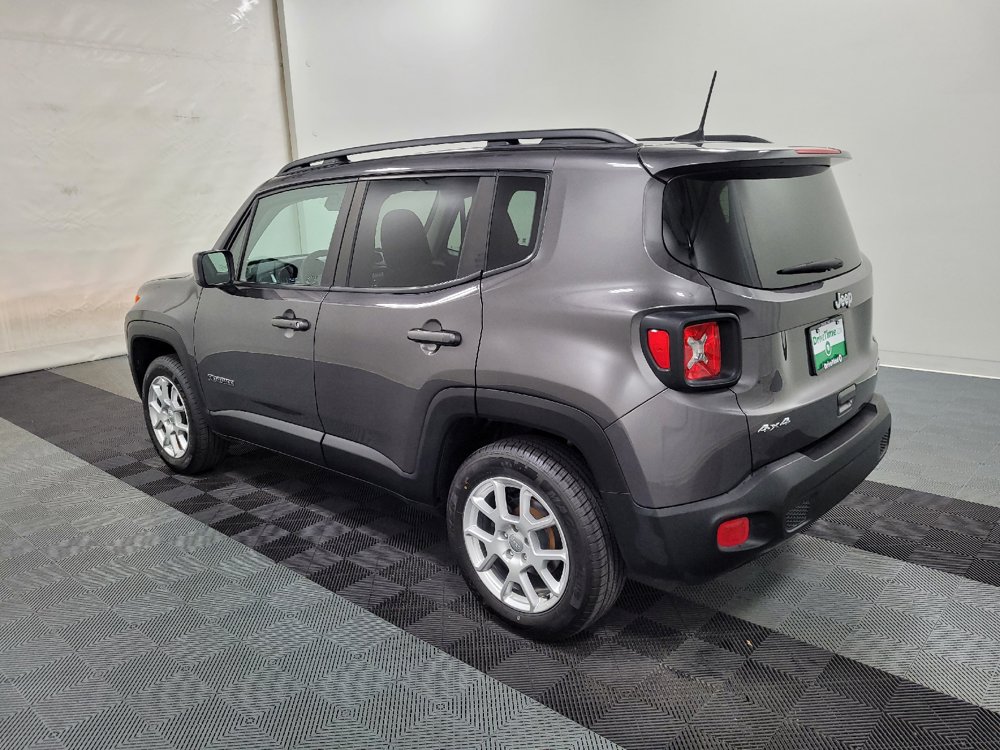 Used 2020 Jeep Renegade Latitude AWD/4WD image 3
