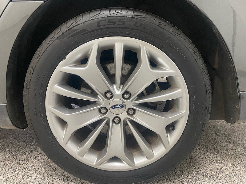Used 2017 Ford Taurus Limited w/ Driver Assist Package image 24