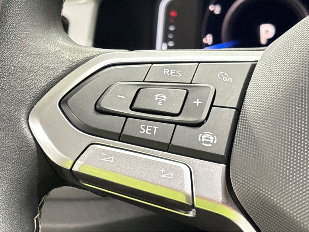 Used 2022 Volkswagen Atlas Cross Sport SE image 29