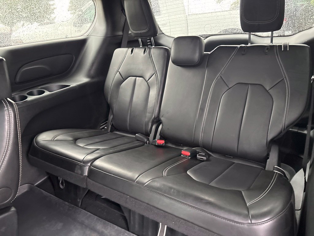 Used 2024 Chrysler Pacifica Touring-L w/ S Appearance Package FWD image 15