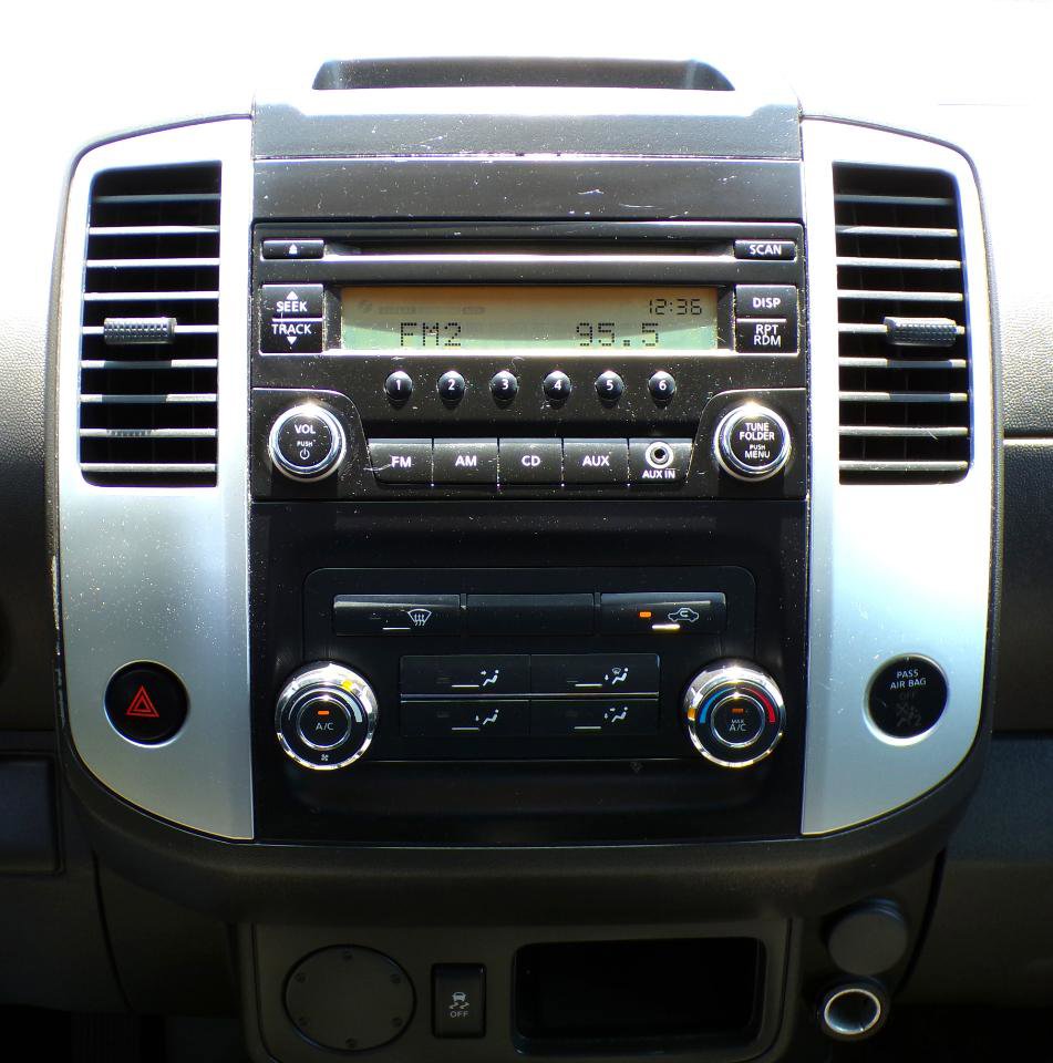Used 2015 Nissan Frontier S w/ S Preferred Package RWD image 13
