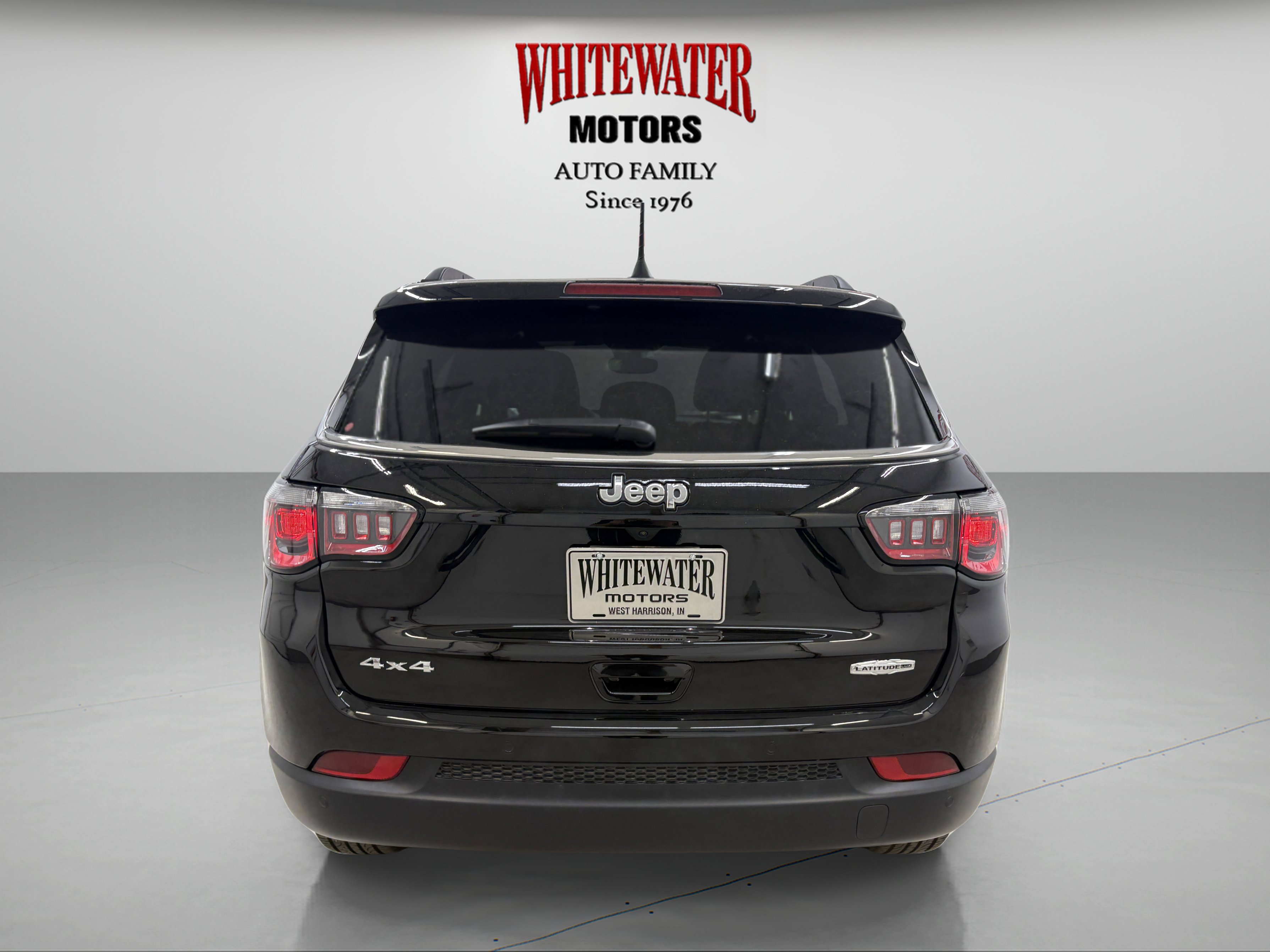 Used 2024 Jeep Compass Latitude image 3