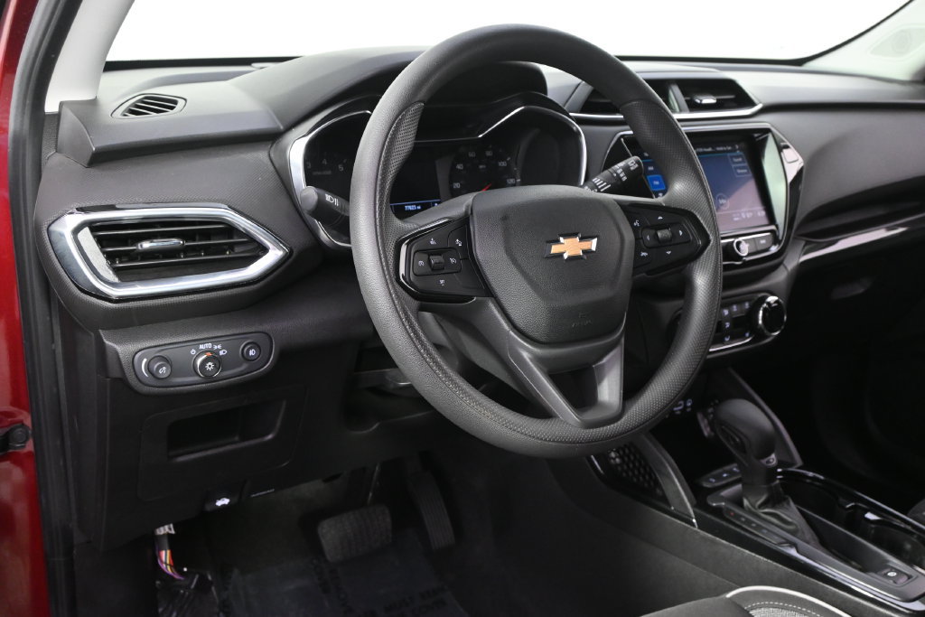 Used 2022 Chevrolet TrailBlazer LT w/ LPO, Blackout Package AWD/4WD image 12