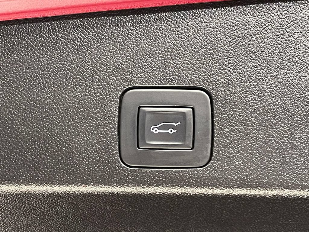 Used 2023 Buick Encore GX Select w/ Sport Touring Package FWD image 13