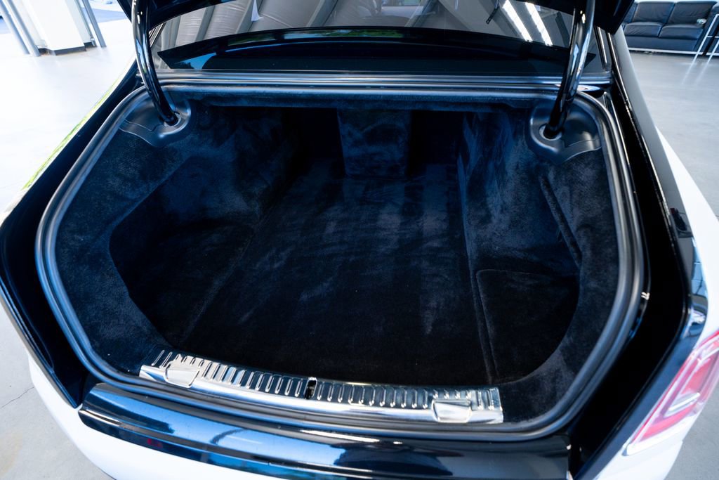 Used 2019 Rolls-Royce Phantom Sedan image 54