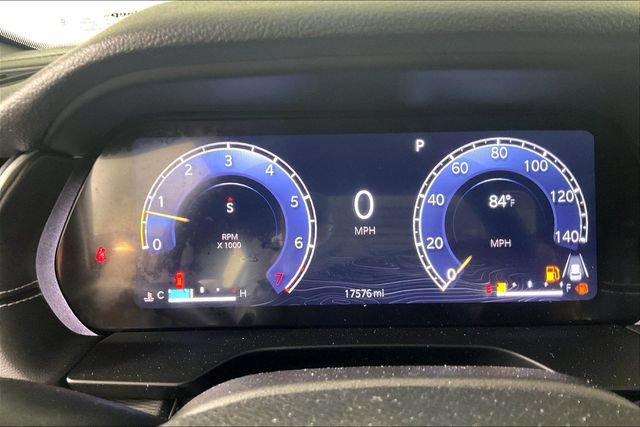 Used 2024 Jeep Grand Cherokee Altitude AWD/4WD image 12