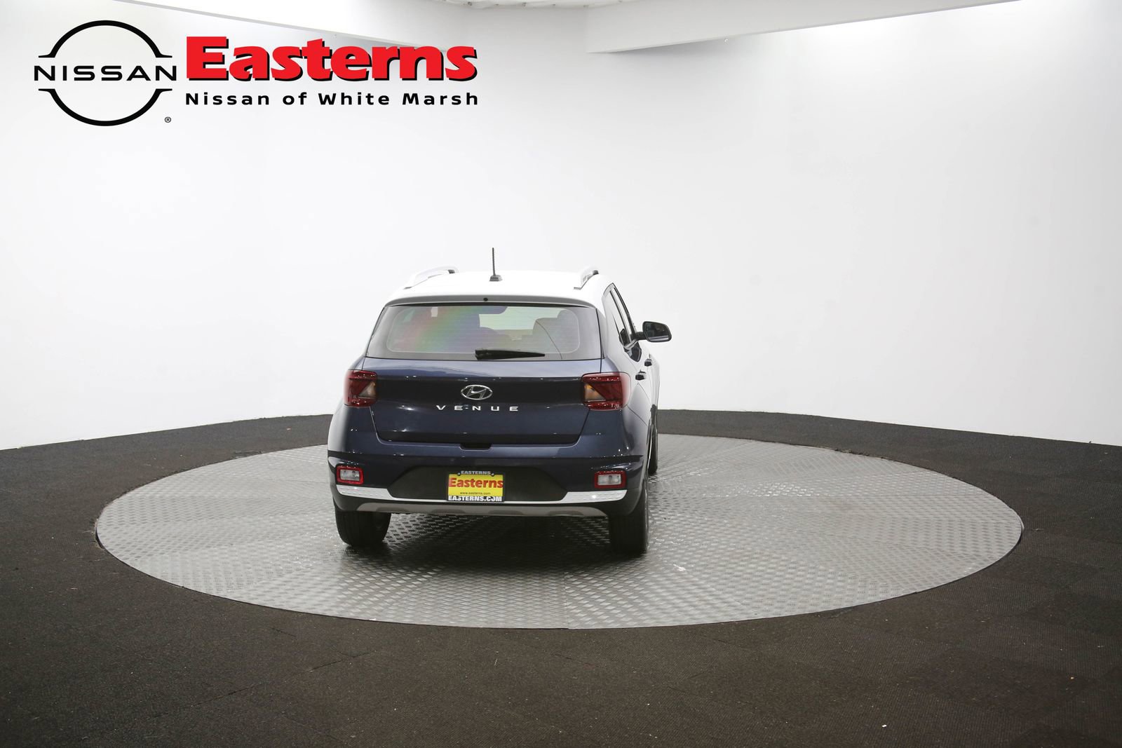 Used 2023 Hyundai Venue Limited image 60