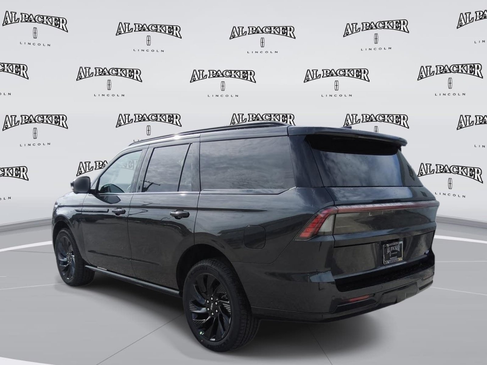 New 2027 Lincoln Navigator Reserve w/ Jet Appearance Package AWD/4WD image 3