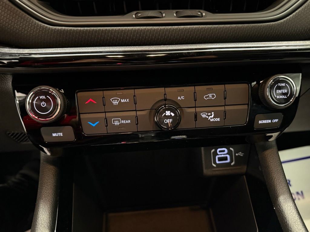 New 2026 Jeep Compass Latitude image 32