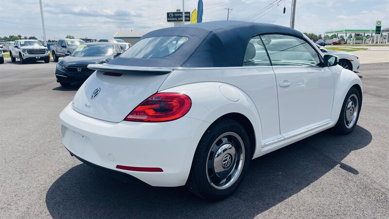 Used 2016 Volkswagen Beetle 1.8T Denim FWD image 4