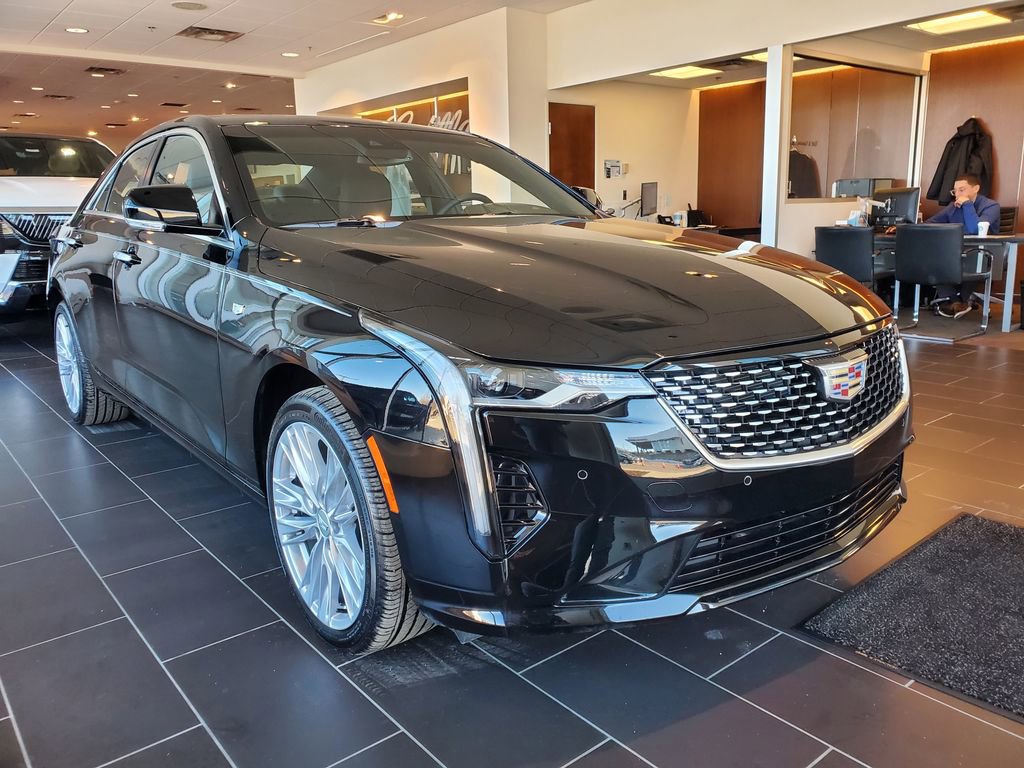 Used 2025 Cadillac CT4 Premium Luxury image 7