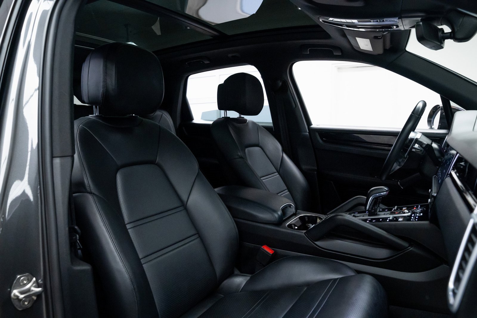 Used 2019 Porsche Cayenne image 25