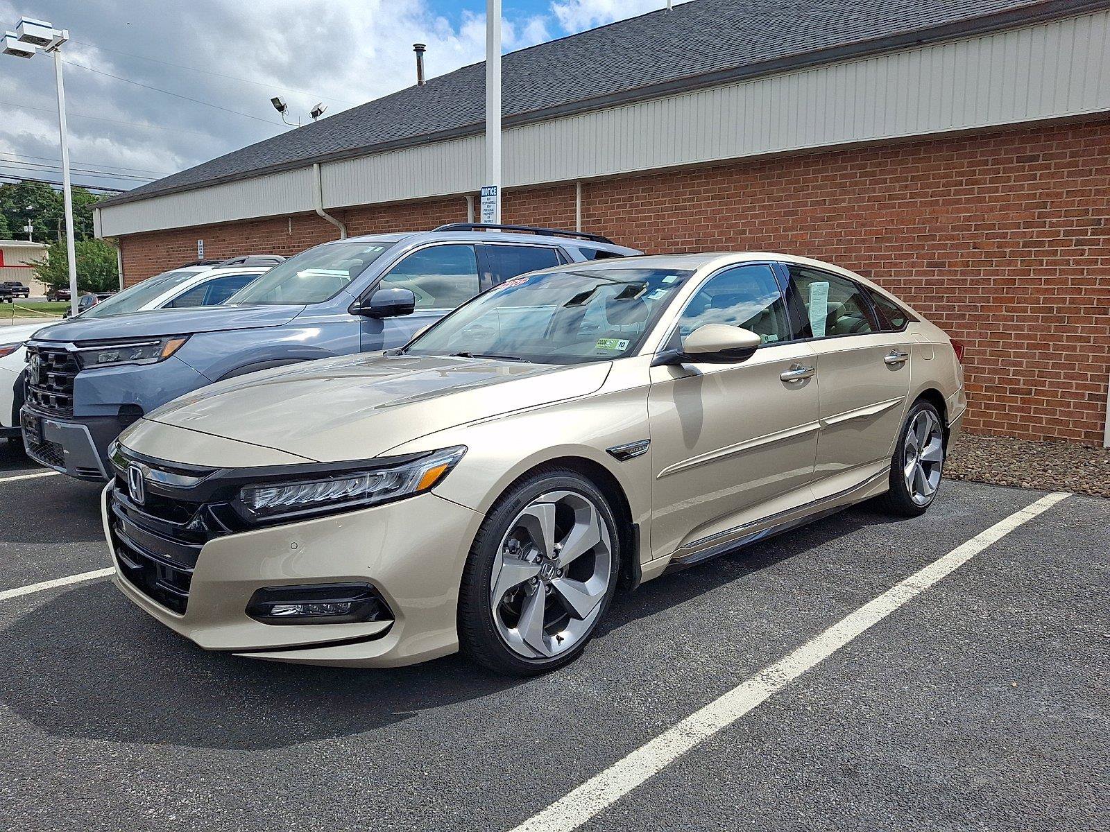 Used 2020 Honda Accord Touring image 3