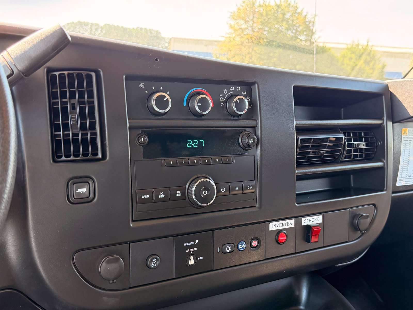 Used 2014 Chevrolet Express 2500 RWD image 29