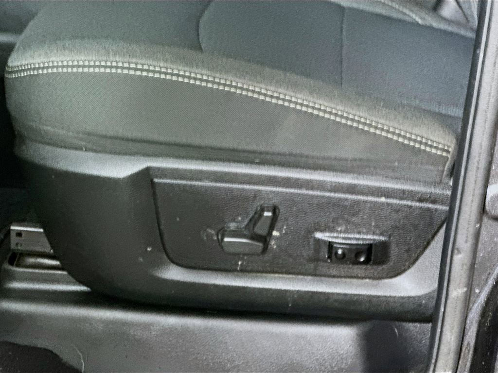 Used 2022 RAM 2500 Big Horn w/ Level C Equiment Group image 22