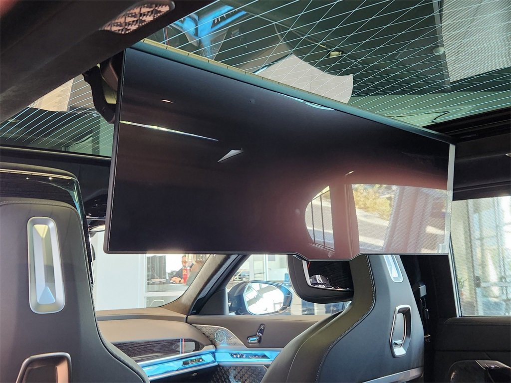 New 2026 BMW i7 xDrive60 w/ Executive Package image 13